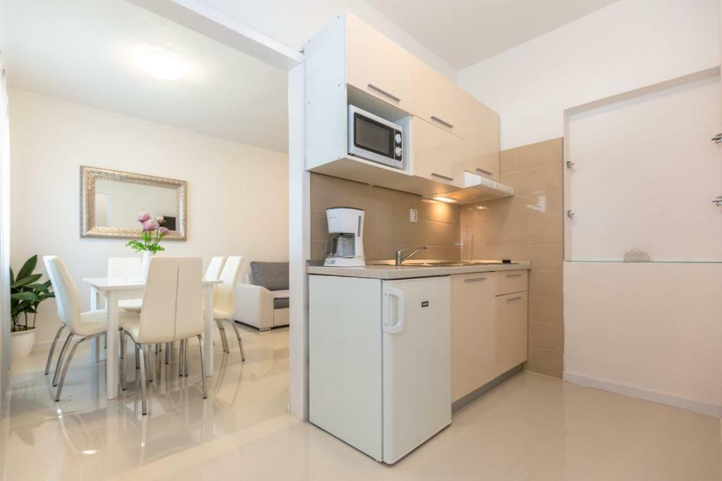 Tatijana Holiday Apartments Makarska Esterno foto